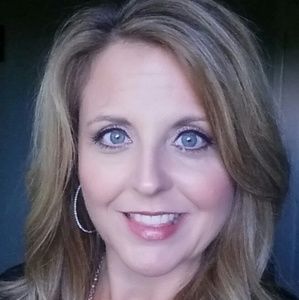 Meet your Posher, Loree